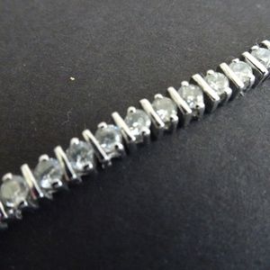 Premier Designs Silver CZ Tennis Bracelet 7"